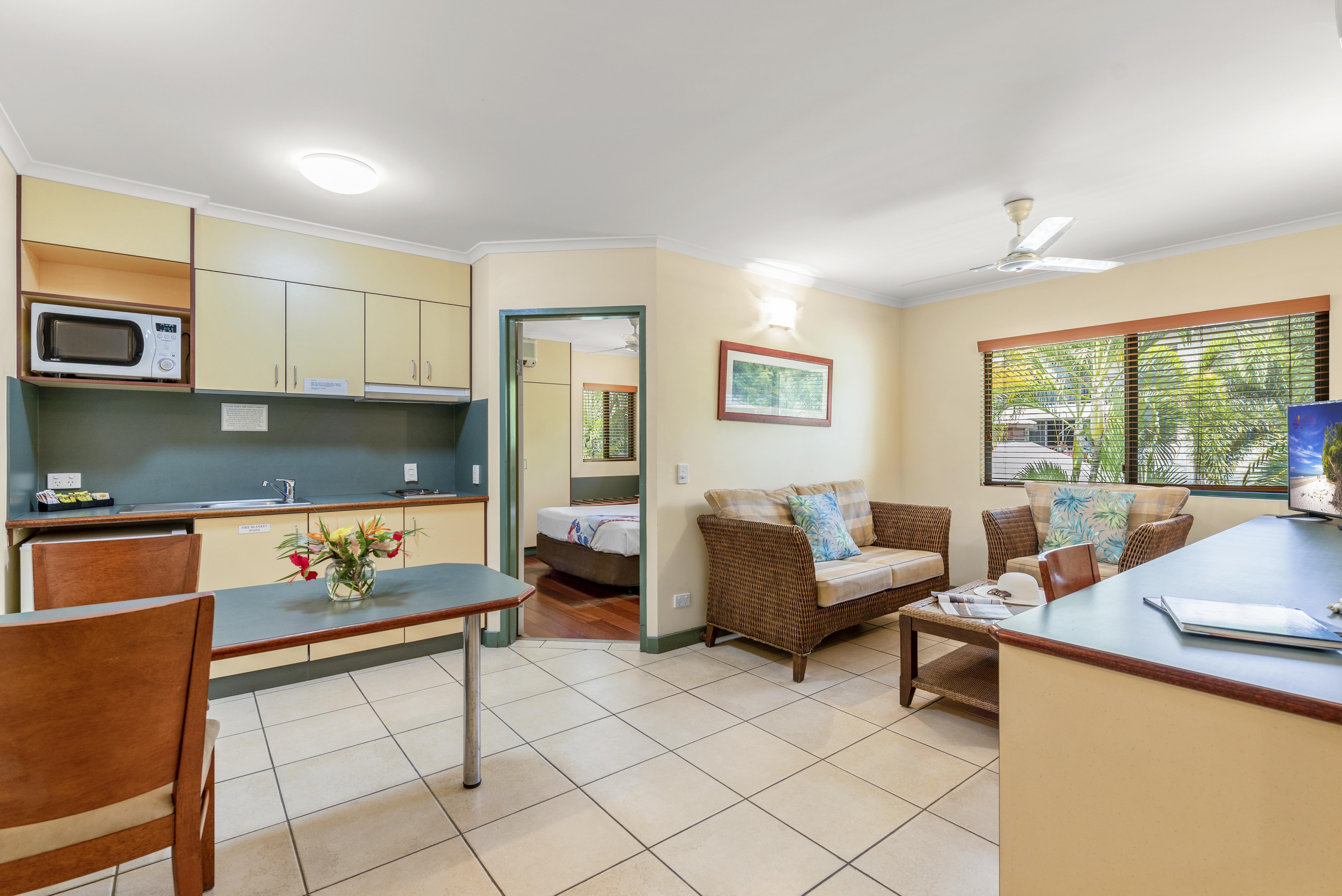 Bay Village Tropical Retreat & Apartments Cairns Zewnętrze zdjęcie
